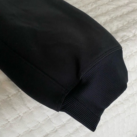 Women’s Lululemon On the Fly Woven Jogger - Picture 6 of 8